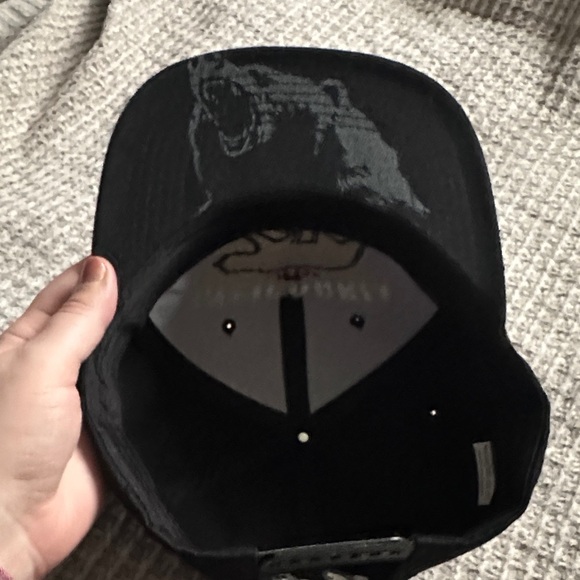 California Republic Black Snapback Hat - Picture 4 of 6